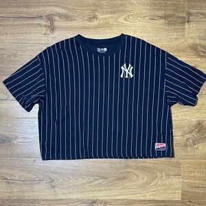 New Era NY Yankees Navy Pinstripe Cropped Short Sleeve T-Shirt Size 2X